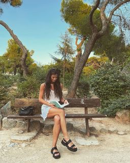 Dafni Karavokyri feet photo 18