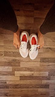 Dafni Karavokyri feet photo 3