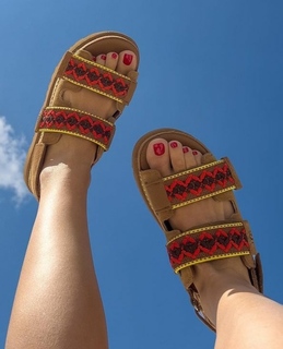 Dafni Karavokyri feet photo 3