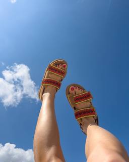 Dafni Karavokyri feet photo 18