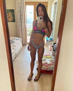 Dafni Karavokyri feet photo 17