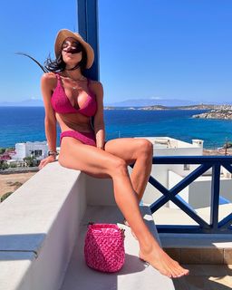 Dafni Karavokyri feet photo 9