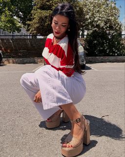 Dafni Karavokyri feet photo 16