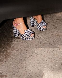 Dafni Karavokyri feet photo 9