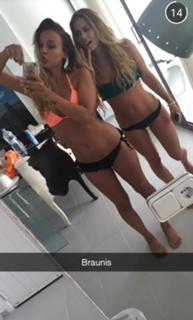 Dagi Bee feet photo thumbnail