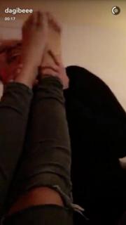 Dagi Bee feet photo thumbnail