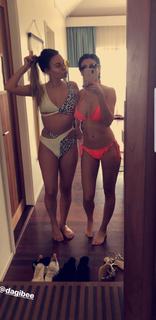 Dagi Bee feet photo thumbnail