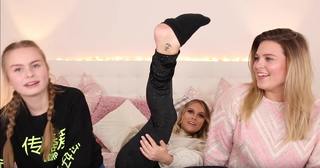 Dagi Bee feet photo thumbnail