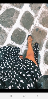 Dagi Bee feet photo thumbnail