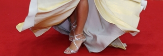 Dagi Bee feet photo thumbnail