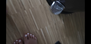 Dagi Bee feet photo thumbnail