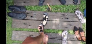Dagi Bee feet photo thumbnail