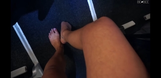Dagi Bee feet photo thumbnail