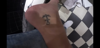 Dagi Bee feet photo thumbnail