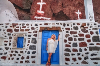 Dagi Bee feet photo thumbnail