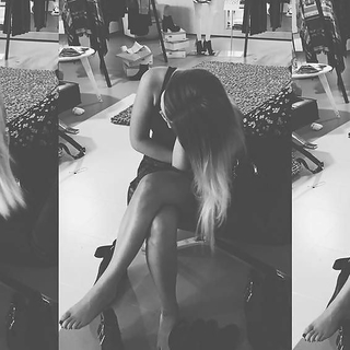 Dagi Bee feet photo thumbnail