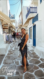 Dagi Bee feet photo thumbnail