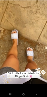 Dagi Bee feet photo thumbnail