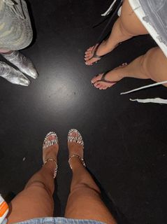 Dagi Bee feet photo 9
