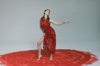 Daisy Edgar-Jones feet photo thumbnail