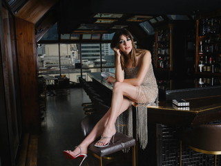 Daisy Edgar-Jones feet photo thumbnail
