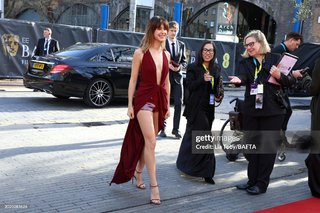 Daisy Edgar-Jones feet photo thumbnail