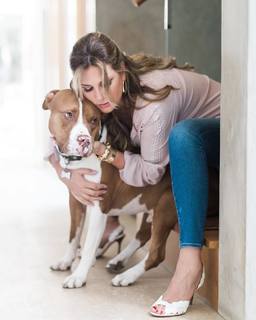Daisy Fuentes feet photo thumbnail