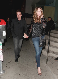 Daisy Fuentes feet photo thumbnail