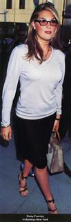 Daisy Fuentes feet photo thumbnail