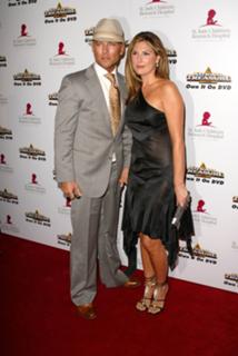 Daisy Fuentes feet photo thumbnail