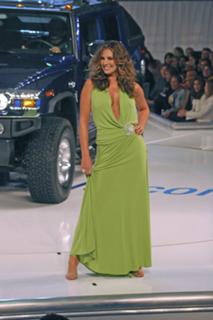 Daisy Fuentes feet photo thumbnail