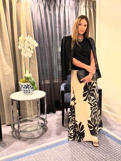 Daisy Fuentes feet photo thumbnail