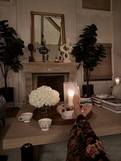 Daisy Fuentes feet photo 1
