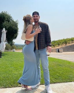 Daisy Keech feet photo thumbnail