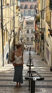 Daisy Keech feet photo thumbnail