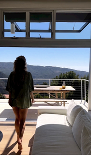 Daisy Keech feet photo thumbnail