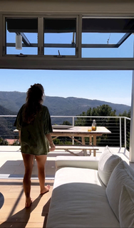 Daisy Keech feet photo thumbnail