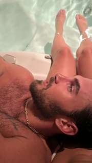 Daisy Keech feet photo thumbnail