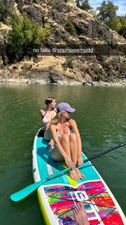 Daisy Keech feet photo thumbnail