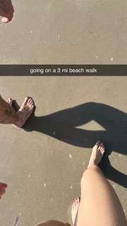Daisy Keech feet photo thumbnail