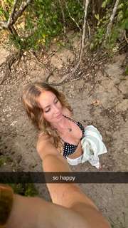 Daisy Keech feet photo thumbnail