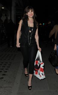 Daisy Lowe feet photo thumbnail