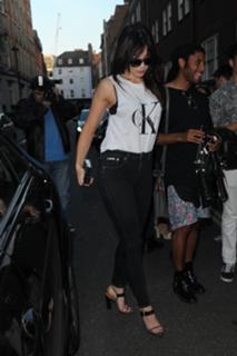 Daisy Lowe feet photo thumbnail