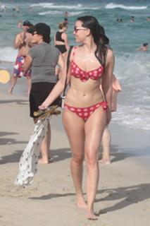 Daisy Lowe feet photo thumbnail