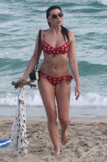 Daisy Lowe feet photo thumbnail