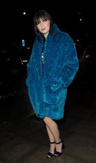 Daisy Lowe feet photo thumbnail