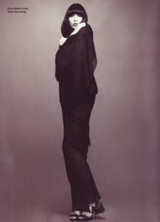 Daisy Lowe feet photo thumbnail