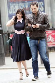 Daisy Lowe feet photo thumbnail