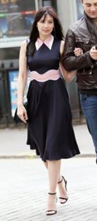 Daisy Lowe feet photo thumbnail