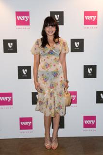 Daisy Lowe feet photo thumbnail